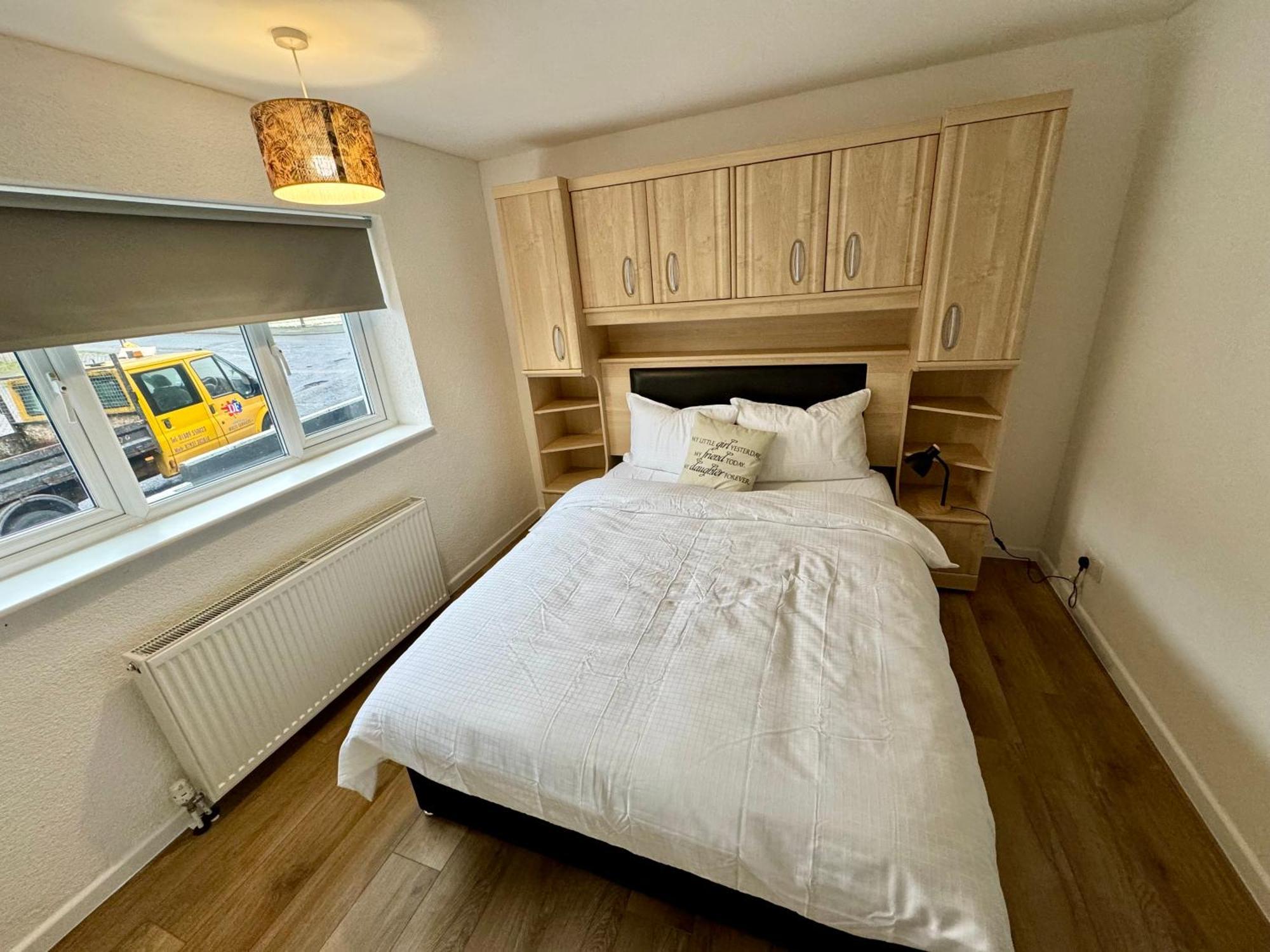 Florina S House 4 Bedrooms Villa Rugeley Dış mekan fotoğraf