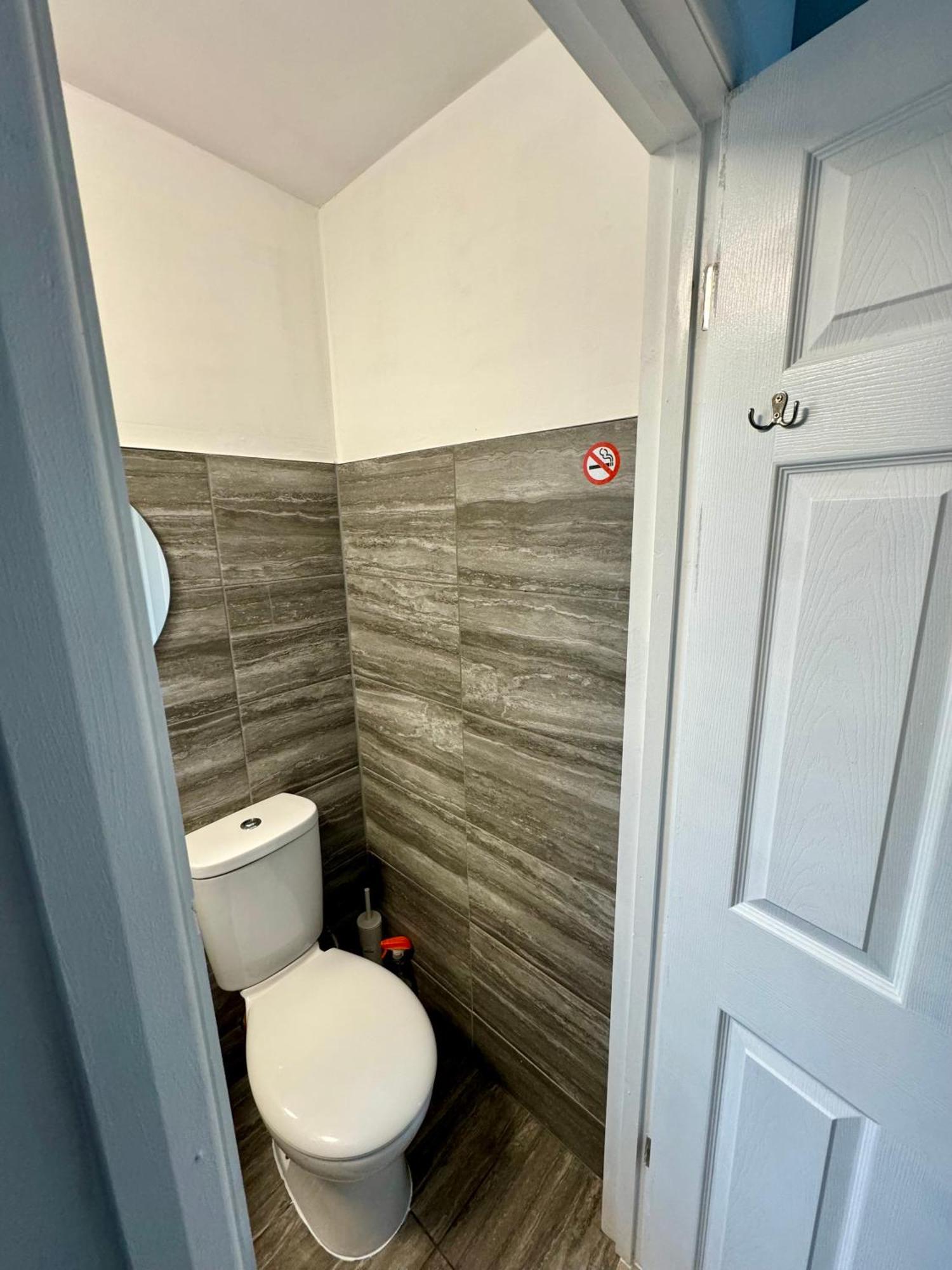 Florina S House 4 Bedrooms Villa Rugeley Dış mekan fotoğraf